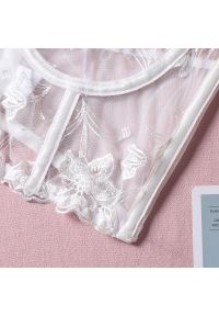 Intica - Komplet bielizny z gorsetowym biustonoszem i koronkowymi detalami Sinela. Kolor: biały. Materiał: koronka #5