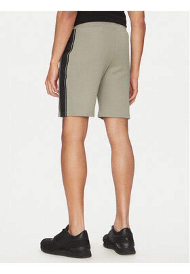 Guess Szorty materiałowe Z4RD04 KB3P2 Zielony Regular Fit. Kolor: zielony. Materiał: bawełna