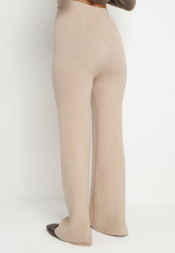 Born2be - Beżowe Ocieplane Spodnie Dzianinowe o Szerokim Kroju Miorea. Okazja: na spacer. Kolor: beżowy. Materiał: dzianina