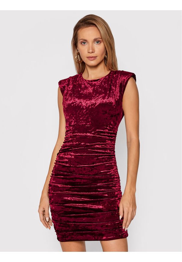 Guess Sukienka koktajlowa Charlie W1BK19 KATV1 Bordowy Slim Fit. Kolor: czerwony. Materiał: syntetyk. Styl: wizytowy