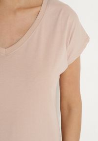 Born2be - Beżowy Bawełniany T-shirt z Trójkątnym Dekoltem Linarosea. Okazja: na co dzień. Kolor: beżowy. Materiał: bawełna. Styl: casual #7
