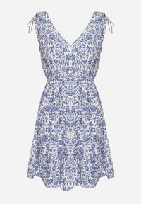 Born2be - Niebiesko-Biała Bawełniana Sukienka na Ramiączkach ze Ściągaczami i Guzikami z Gumką w Talii Tesria. Okazja: na spacer. Typ kołnierza: dekolt w kształcie V. Kolor: niebieski. Materiał: bawełna. Długość rękawa: na ramiączkach. Sezon: lato. Styl: elegancki #7