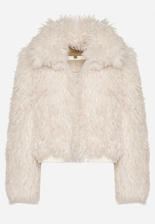 Born2be - Biała Krótka Kurtka Futerko z Wysokim Kołnierzem i Długim Włosiem Lanalia. Okazja: na spacer, na co dzień. Kolor: biały. Materiał: futro. Długość: krótkie. Styl: casual