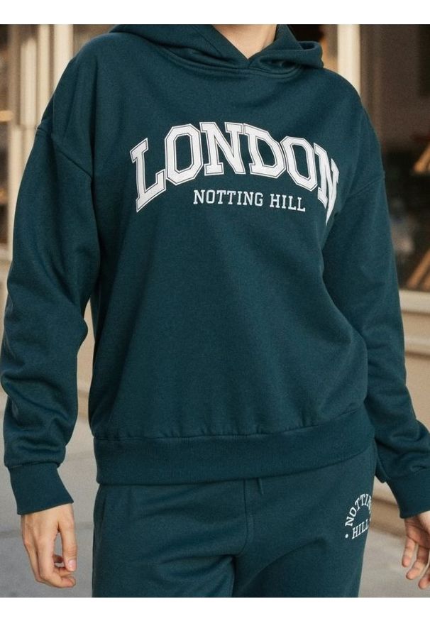 Sinsay - Bluza z napisem - zielony. Kolor: zielony. Wzór: napisy