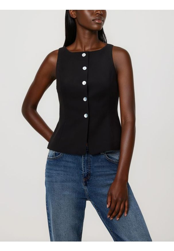 Reserved - Taliowana kamizelka garniturowa - czarny. Kolor: czarny. Materiał: tkanina. Wzór: gładki