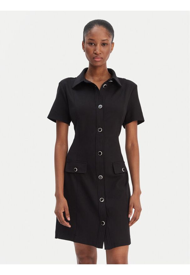 Guess Sukienka codzienna W6RK34 KCMU2 Czarny Classic Fit. Okazja: na co dzień. Kolor: czarny. Materiał: wiskoza, syntetyk. Typ sukienki: proste. Styl: casual