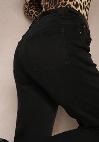 Renee - Czarne Jeansy z Wiskozą Mom Fit High Waist z Paskiem Senarose. Okazja: na co dzień. Stan: podwyższony. Kolor: czarny. Styl: klasyczny, casual