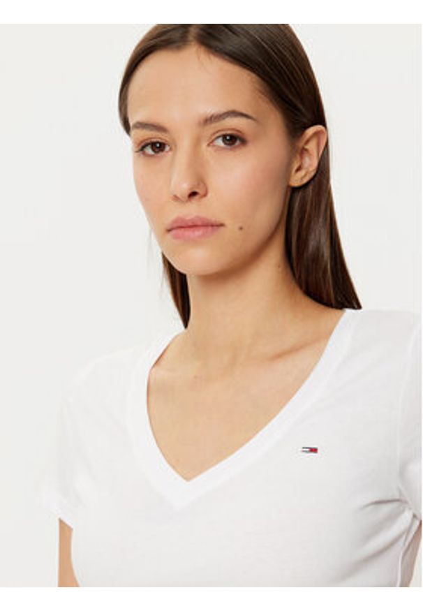 Tommy Jeans T-Shirt DW0DW20458 Biały Slim Fit. Kolor: biały. Materiał: bawełna