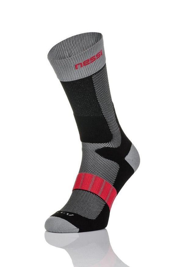 NESSI SPORTSWEAR - Skarpetki Sportowe Unisex Nessi Sportswear Trail X Termoaktywne. Kolor: czerwony, wielokolorowy, czarny