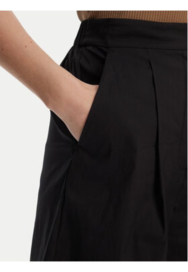 Max Mara Beachwear Bermudy Sultano 2516141019 Czarny Relaxed Fit. Kolor: czarny. Materiał: bawełna