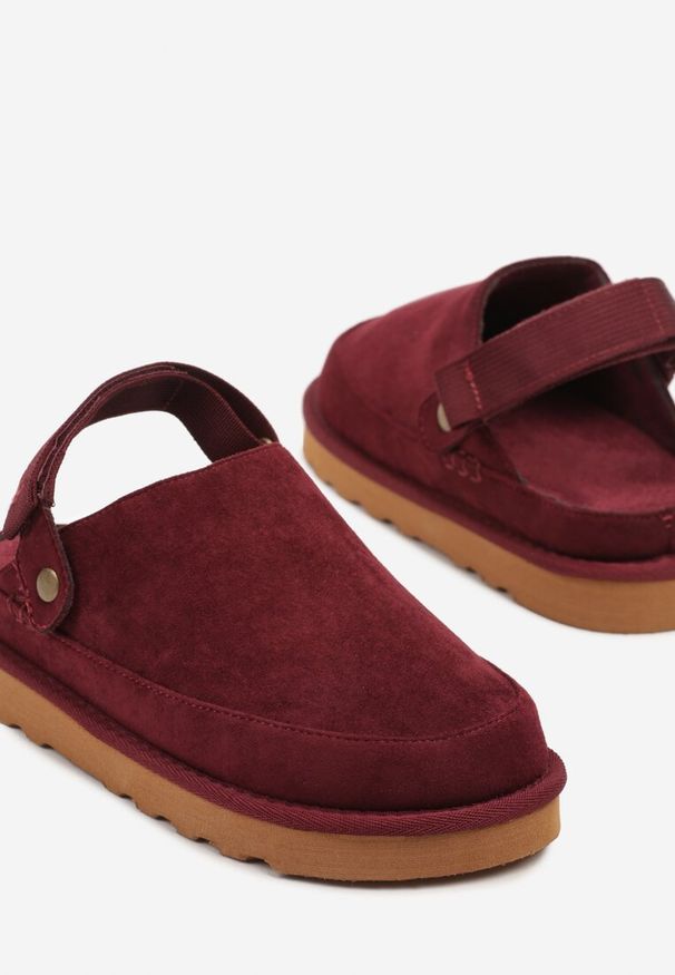 Born2be - Bordowe Klapki Chodaki z Paskiem na Pięcie Lilgis. Okazja: na co dzień. Kolor: czerwony. Materiał: jeans. Sezon: lato, wiosna. Obcas: na obcasie. Styl: elegancki, casual. Wysokość obcasa: średni