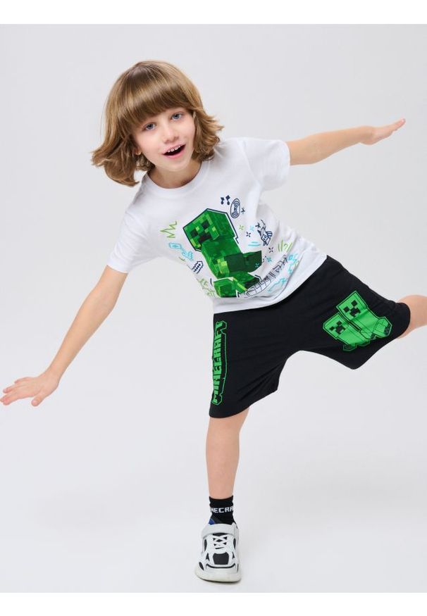 Sinsay - Szorty Minecraft - czarny. Kolor: czarny