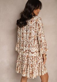 Renee - Brązowa Sukienka z Wiskozą o Rozkloszowanym Kroju w Etniczny Print Aledia. Okazja: na co dzień. Kolor: brązowy. Materiał: wiskoza. Wzór: nadruk. Sezon: lato, wiosna. Typ sukienki: proste, rozkloszowane. Styl: casual