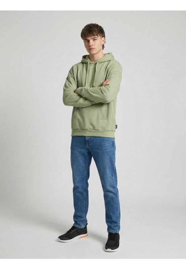 Sinsay - Bluza z kapturem z domieszką bawełny - zielony. Typ kołnierza: kaptur. Kolor: zielony. Materiał: bawełna