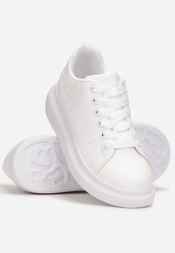 Born2be - Białe Sneakersy z Perforacją na Grubej Podeszwie Rilee. Kolor: biały. Materiał: skóra ekologiczna. Szerokość cholewki: normalna. Sezon: jesień, wiosna