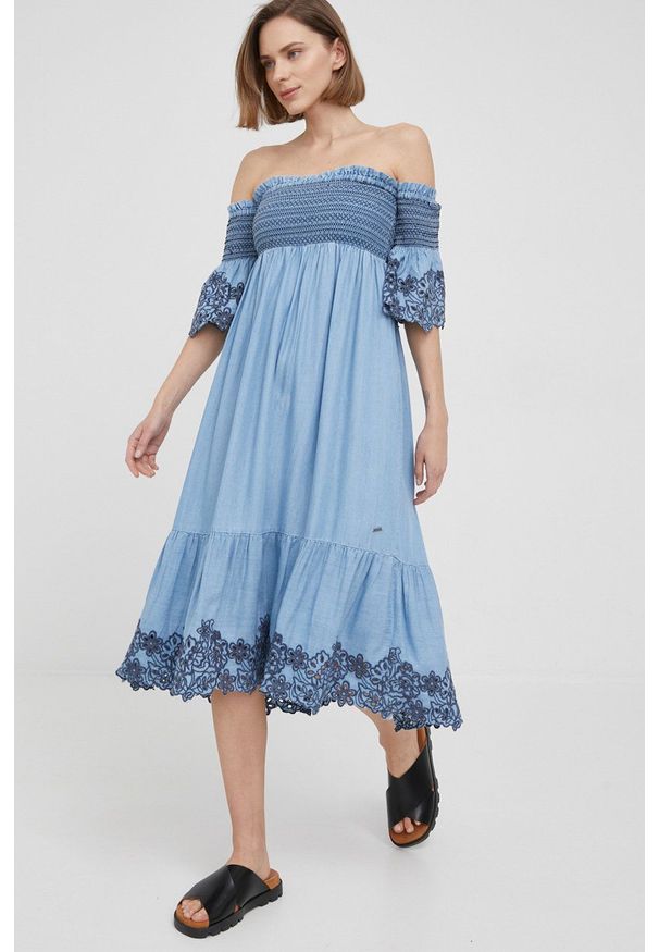 Pepe Jeans sukienka LIBBY mini rozkloszowana. Typ kołnierza: dekolt hiszpanka. Kolor: niebieski. Materiał: tkanina. Długość rękawa: krótki rękaw. Typ sukienki: rozkloszowane. Długość: mini