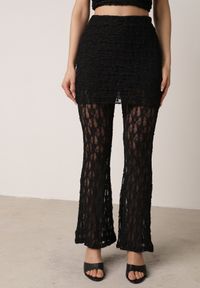 Born2be - Czarny Koronkowy Komplet Top z Odkrytymi Plecami i Spodnie z Imitacją Spódnicy Romine. Kolor: czarny. Materiał: koronka. Wzór: koronka #3