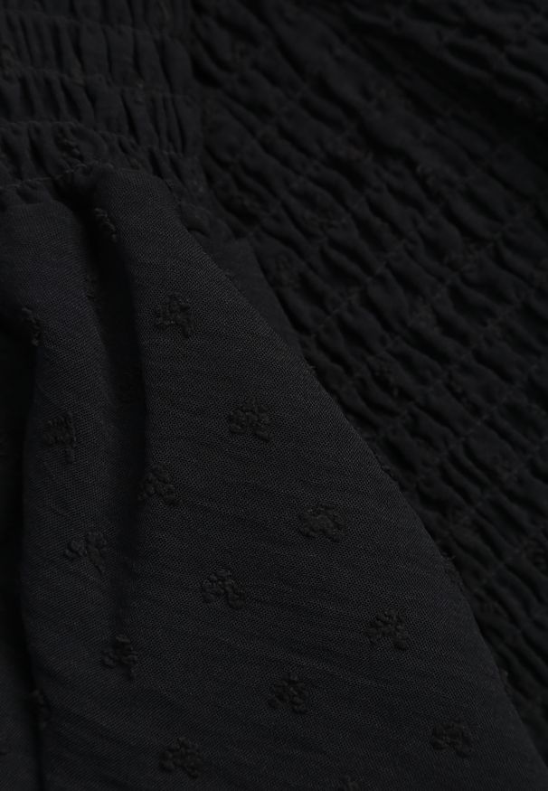 Renee - Czarny Komplet Top Hiszpanka i Spódnico-Spodenki z Falbanami oraz Gumką Rinaria. Kolor: czarny. Materiał: jeans