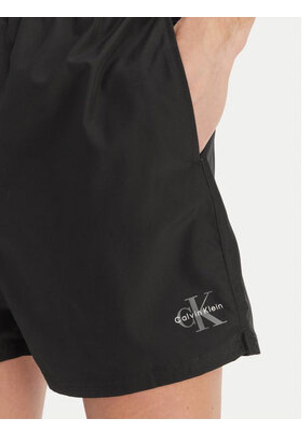 Calvin Klein Swimwear Szorty kąpielowe LV00N61045 Czarny Regular Fit. Kolor: czarny. Materiał: syntetyk