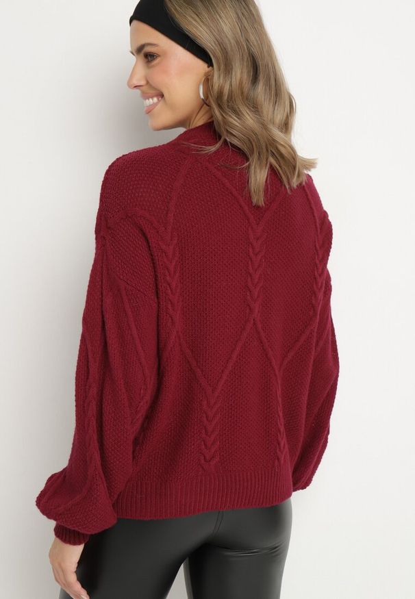 Born2be - Bordowy Sweter Ozdobiony Ściągaczami i Splotem Temirene. Okazja: na co dzień. Kolor: czerwony. Materiał: dzianina, jeans. Wzór: aplikacja, ze splotem. Styl: casual