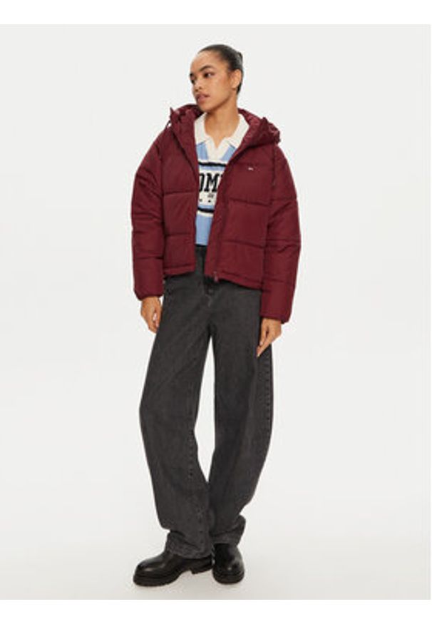 Tommy Jeans Kurtka zimowa Vail DW0DW18841 Bordowy Regular Fit. Kolor: czerwony. Materiał: syntetyk. Sezon: zima