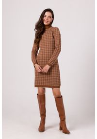 MOE - Swetrowa Sukienka w Pepitkę z Golfem - Ruda. Typ kołnierza: golf. Kolor: brązowy. Materiał: poliester, wiskoza #1