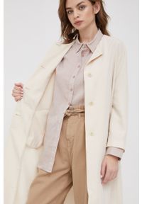 Sisley płaszcz damski kolor beżowy przejściowy. Okazja: na co dzień. Kolor: beżowy. Materiał: tkanina. Wzór: gładki. Styl: casual #2