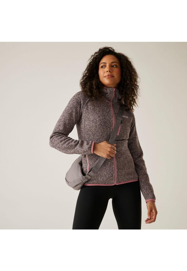 Regatta - Polar damski rozsuwany z kapturem Newhill. Typ kołnierza: kaptur. Kolor: różowy. Materiał: polar. Wzór: melanż