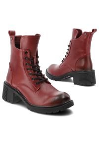 Czerwone Botki Filippo Skórzane Obuwie Damskie. Okazja: na co dzień. Zapięcie: sznurówki. Kolor: czerwony. Materiał: skóra. Szerokość cholewki: normalna. Obcas: na obcasie. Styl: casual, rockowy. Wysokość obcasa: średni #5