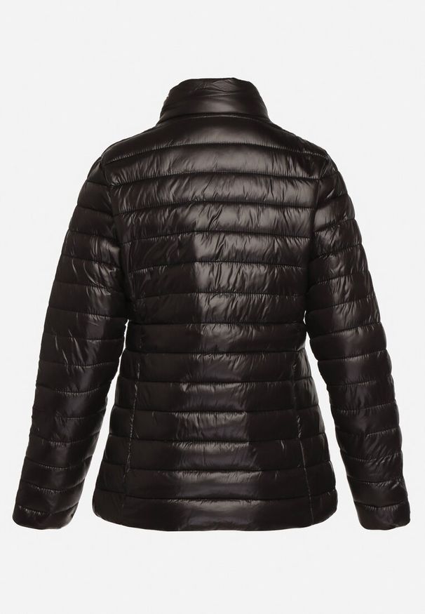 Born2be - Czarna Kurtka Pikowana na Sezon Przejściowy Verlisa. Okazja: na co dzień. Typ kołnierza: bez kaptura. Kolor: czarny. Styl: casual