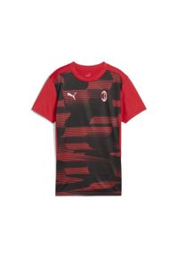 Puma - Damska koszulka przedmeczowa z krótkim rękawem AC Milan PUMA. Kolor: czerwony, wielokolorowy, czarny. Długość rękawa: krótki rękaw. Długość: krótkie. Sport: piłka nożna