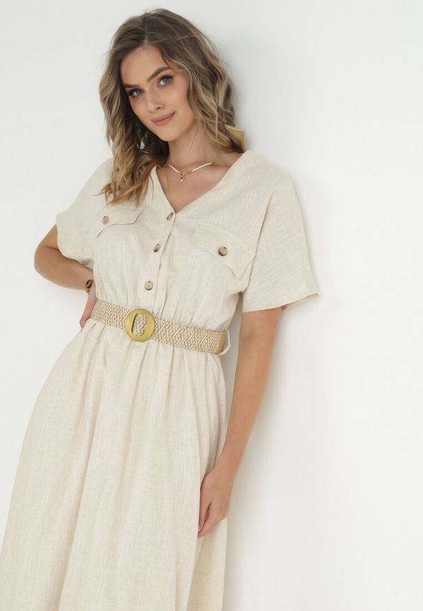 Born2be - Beżowa Bawełniana Sukienka Midi z Gumką w Pasie i Paskiem z Klamerką Daylia. Kolor: beżowy. Materiał: bawełna. Sezon: wiosna, lato. Długość: midi