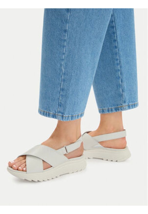 Clarks Sandały DashLite Wish 26186583 Biały. Kolor: biały. Materiał: skóra