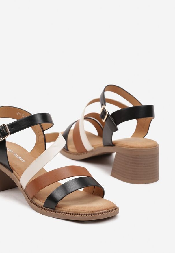 Renee - Czarne Casualowe Sandały na Słupku Ellederima. Okazja: na co dzień. Nosek buta: otwarty. Kolor: czarny. Materiał: jeans. Sezon: lato. Obcas: na słupku. Styl: casual