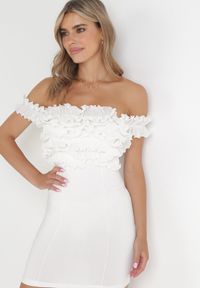 Born2be - Biała Dopasowana Sukienka Mini z Falbanką Udirda. Kolor: biały. Długość rękawa: na ramiączkach. Długość: mini #5