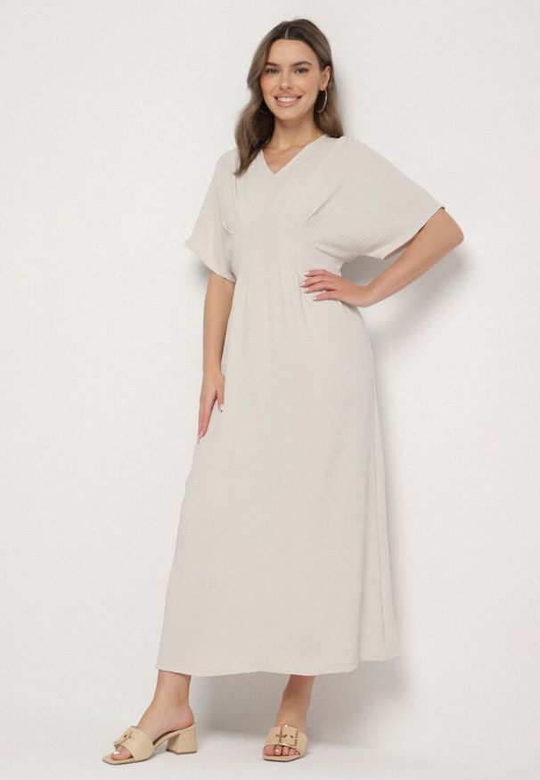 Born2be - Jasnobeżowa Sukienka z Bawełną i Górą w Stylu Nietoperza Filenia. Okazja: na co dzień. Kolor: beżowy. Materiał: bawełna. Styl: casual