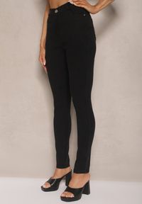 Renee - Czarne Jeansy Skinny z Bawełny High Waist Calliren. Okazja: na co dzień. Stan: podwyższony. Kolor: czarny. Styl: casual #3