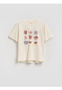 Reserved - T-shirt z nadrukiem - kremowy. Kolor: kremowy. Materiał: bawełna. Wzór: nadruk