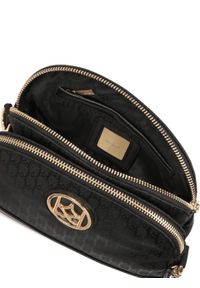 Kazar - Kompaktowa tekstylna listonoszka na szerokim pasku. Kolor: czarny. Wzór: gładki. Materiał: skórzane. Styl: casual #3