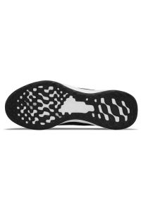 Buty do biegania Nike Revolution 6 Next Nature M DC3728-005 czarne. Kolor: czarny. Materiał: guma. Szerokość cholewki: normalna. Sezon: zima. Model: Nike Revolution. Sport: bieganie #7