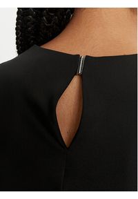 Calvin Klein Sukienka codzienna K20K207683 Czarny Regular Fit. Okazja: na co dzień. Kolor: czarny. Materiał: syntetyk. Typ sukienki: proste. Styl: casual