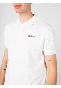 Diesel Koszulka Polo "T-Smith" | A04087-0JMAD | Mężczyzna | Biały. Typ kołnierza: polo. Kolor: biały. Materiał: bawełna. Wzór: nadruk. Styl: klasyczny, elegancki #3