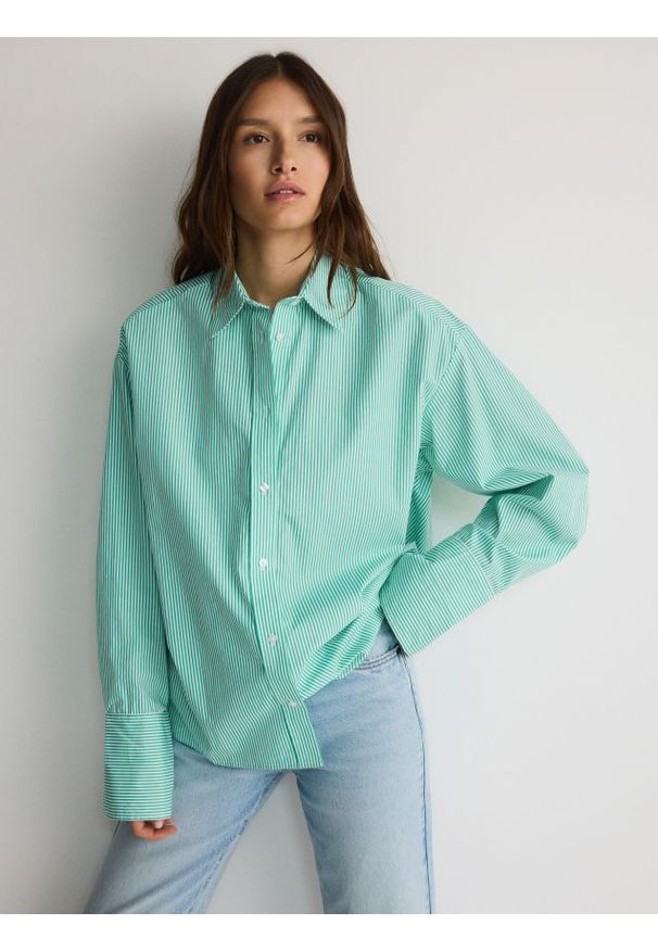 Reserved - Koszula oversize - jasnozielony. Kolor: zielony. Materiał: tkanina, bawełna