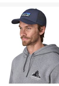 Czapka z daszkiem Patagonia P-6 Logo LoPro Trucker Hat - new navy. Kolor: niebieski