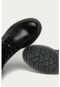 Marco Tozzi - Workery. Nosek buta: okrągły. Zapięcie: sznurówki. Kolor: czarny. Materiał: syntetyk, materiał, skóra ekologiczna, guma. Szerokość cholewki: normalna. Wysokość obcasa: bez obcasa, niski #3