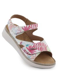 Sandały damskie na koturnie w kwiaty białe eVento. Kolor: biały. Materiał: skóra ekologiczna. Wzór: kwiaty. Obcas: na koturnie #1