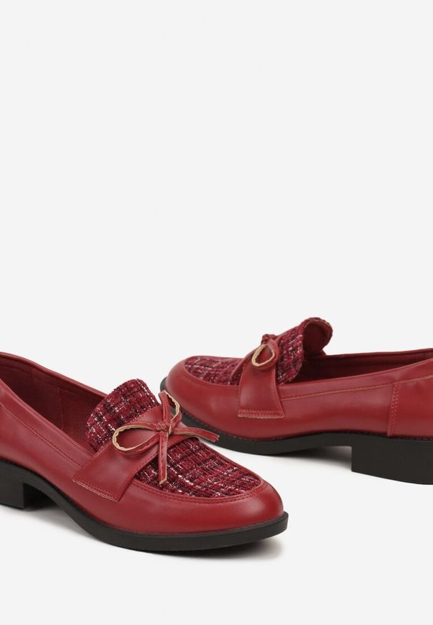 Born2be - Bordowe Eleganckie Mokasyny z Tweedową Wstawką Ozdobione Metaliczną Nicią i Kokardką Virirae. Okazja: na co dzień, na spotkanie biznesowe, do pracy. Kolor: czerwony. Materiał: jeans. Wzór: aplikacja. Obcas: na obcasie. Styl: elegancki. Wysokość obcasa: niski