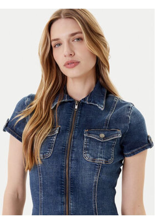 Guess Sukienka jeansowa W5YK71 D4H1D Niebieski Regular Fit. Kolor: niebieski. Materiał: jeans