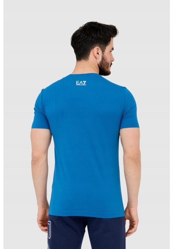 EA7 Emporio Armani - EA7 T-shirt męski niebieski z dużym logo. Kolor: niebieski