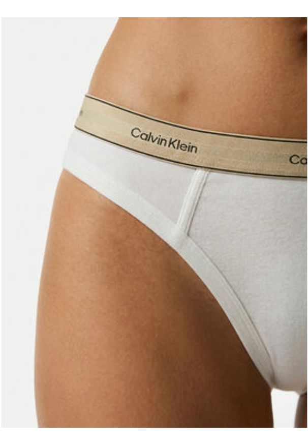 Calvin Klein Underwear Stringi LV00QF8771 Błękitny. Kolor: niebieski. Materiał: bawełna